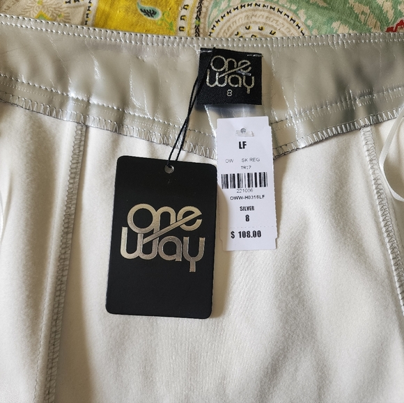 NWT Silver vegan leather miniskirt - Picture 9 of 9